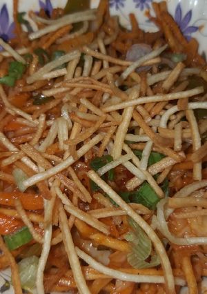 A picture of Street style Chinese noodles.