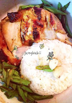Hình của món Cơm Đùi Gà Chiên 🍗 🍽.
