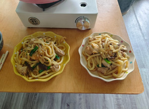 日式雞肉烏龍炒麵 的食譜成品照片
