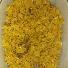 A picture of Locrio de chuleta y longaniza.