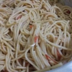 A picture of Fried spaghetti.
