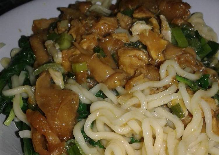 Mie ayam jamur