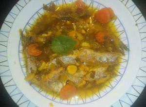 Foto principal de Bacaladillas con refrito de verduras al vino