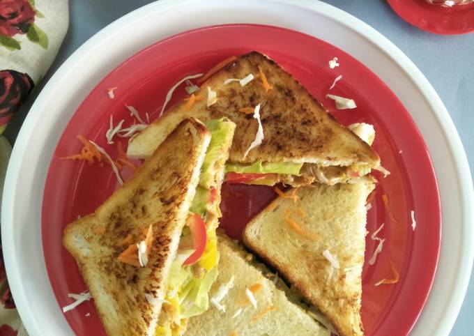 Simple Way to Make Speedy Tandoori Chicken Coleslaw Toast Sandwich