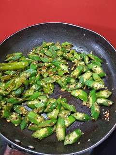कुरकुरी भिंडी की सब्ज़ी (Kurkuri Bhindi ki sabji recipe in Hindi) रेसिपी मुख्य फोटो