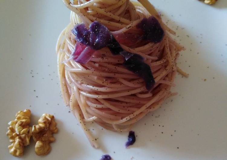 Spaghetti con cavolo viola