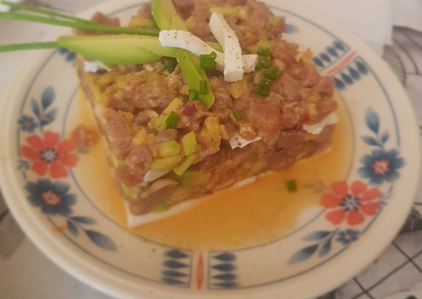 Tartar de atún con aguacate