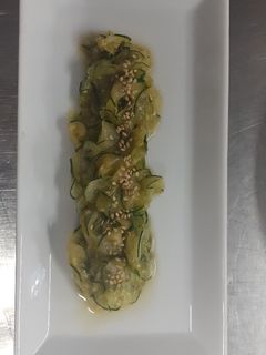 Una foto de Sunomono o ensalada japonesa