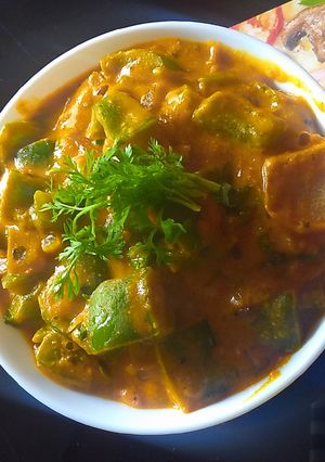 A picture of Simla mirch dahi masala.