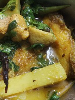 আলু বড়ি দিয়ে মাছের ঝোল.(alu bori diye macher jhol recipe in Bengali) রেসিপির প্রধান ছবি