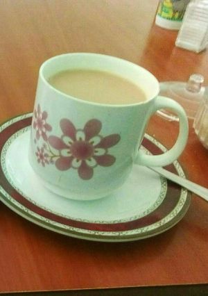 A picture of Milk Tea with soft cake.
