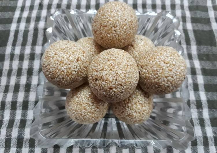 Sesame ladoo