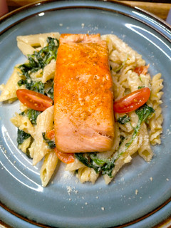 Foto resep Pasta, Bayam dan Salmon Panggang