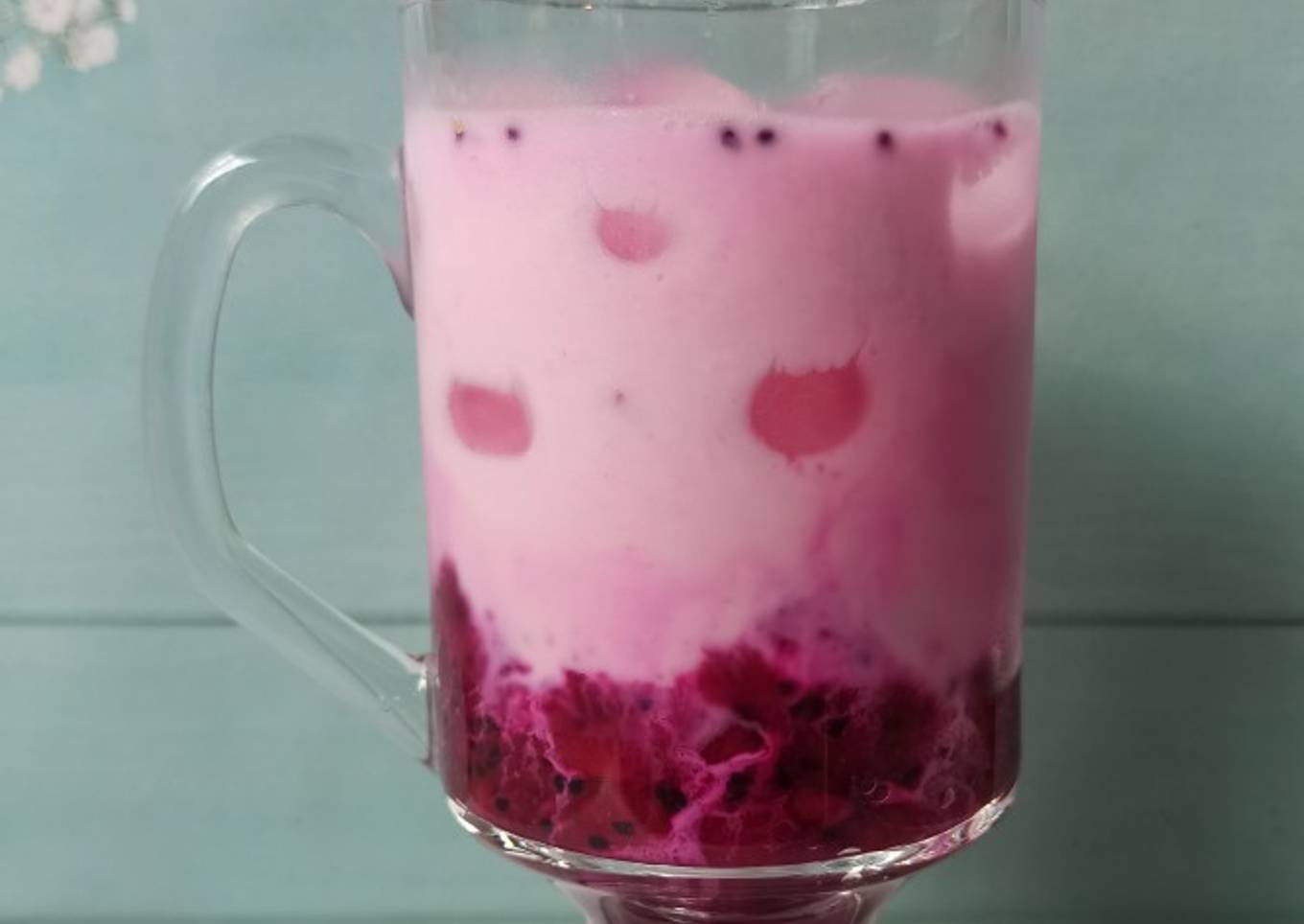 Es Naga Merah Susu