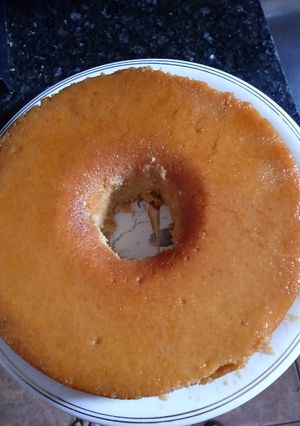 Una foto de Budín de harina de maíz y coco
