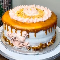 A picture of Butter scotch caramel cake ❤❤❤.
