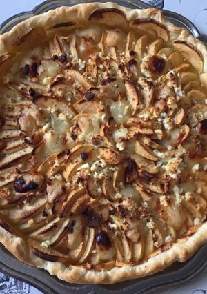 Une photo de Tarte aux pommes chèvre miel et feta