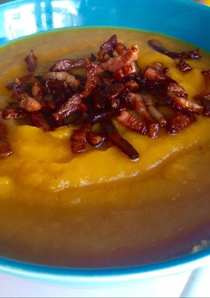 Foto principal de Puré de verduras con bacon crujiente