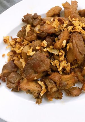 Hình của món Ngan cháy tỏi sốt sa tế.