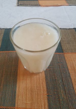 A picture of Mastafeli juice or sour sop fruit.