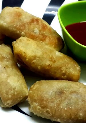 A picture of Indian potato cigar rolls.