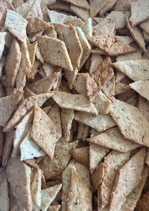 Kovászos kréker maradék kovászból recept fotója