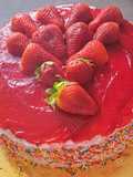 كعكة عيد ميلاد بالفراولة 🍰🎂🍓🍓