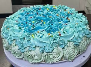 Una foto de Torta de Vainilla con Crema Chantilly