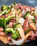 Bạch Tuột Xào Bông Cải Xanh