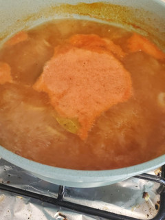 Una foto de Caldillo de jitomate para chiles rellenos