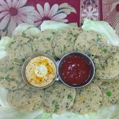 A picture of Oats idli.