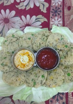 A picture of Oats idli.