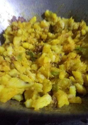 A picture of Potato and pumpkin fry.