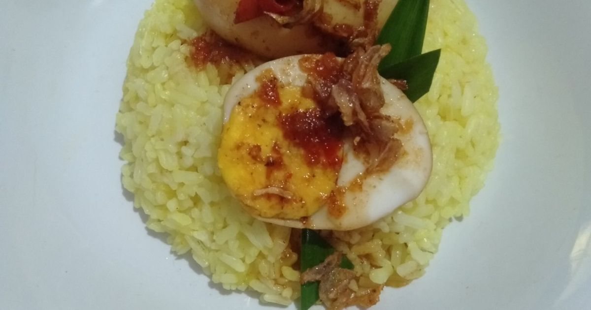 Nasi kuning telur masak habang