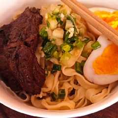 A picture of Ramen casero.