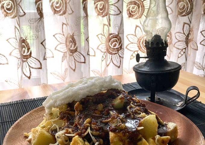 Cara Gampang Menyiapkan Tahu Tek Surabaya, Bikin Ngiler