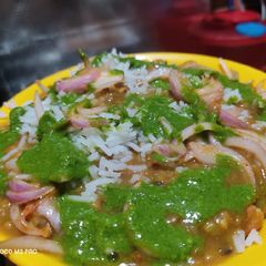 A picture of Moth Kachori.