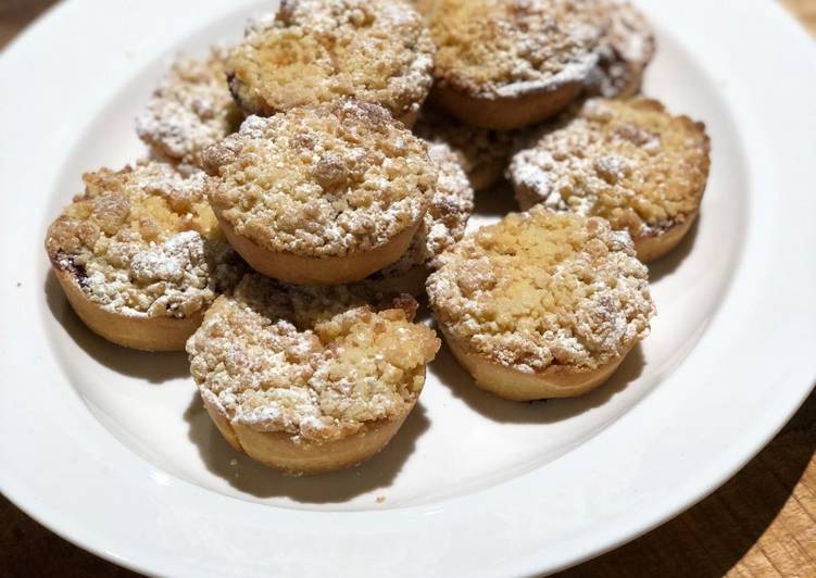 Recipe of Ultimate Blackberry & Apple Custard Crumble Tarts