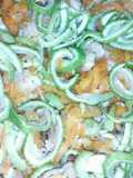 Tutos de pollo en salsa de zanahorias con caiguas