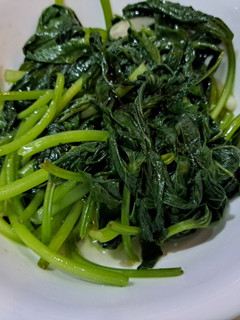 蒜油拌地瓜葉 的食譜成品照片