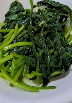 蒜油拌地瓜葉 的食譜成品照片