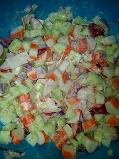 Una foto de Ensalada de pepino y surumi