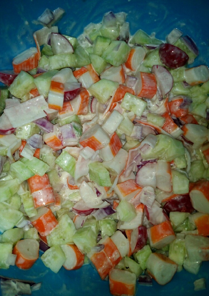 Una foto de Ensalada de pepino y surumi