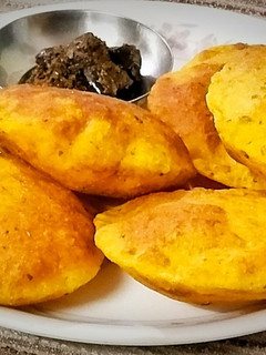 आलू मसाला पूरी(aloo masala poori recipe in hindi) रेसिपी मुख्य फोटो