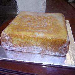 A picture of Orange plain 2kg cake.