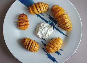 Une photo de Pomme de terre accordéon gout barbecue et sauce crème légère aneth citron