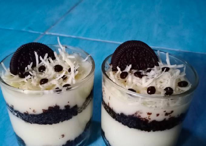 Puding cheesecake oreo