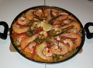 Una foto de Paella de mariscos