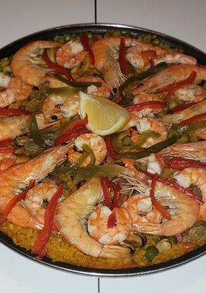 Una foto de Paella de mariscos