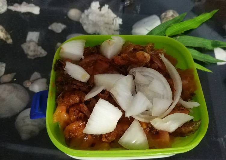 Resep Bekal Spaghetti Saus Tomat + Udang Goreng yang Enak